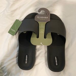 Black size 9 slides
